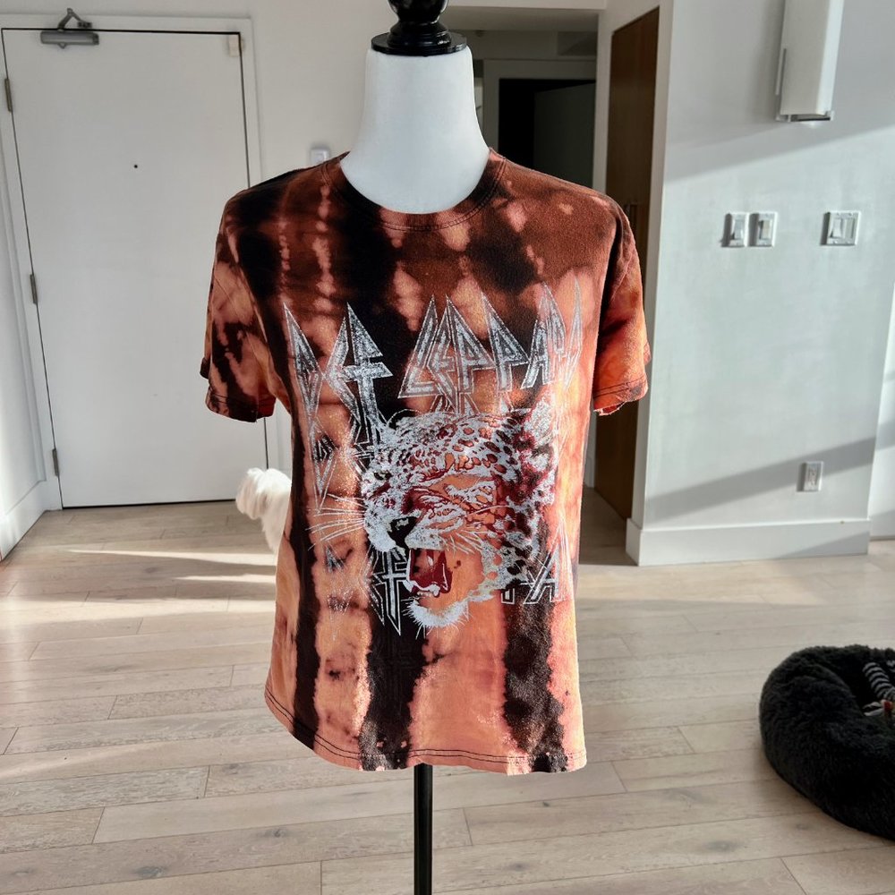 ✨Upcycled | Vintage Def Leppard Graphic Relaxed Fit T-Shirt | Large | Black - Picture 1 of 11